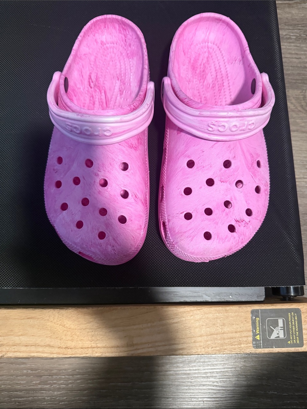 CROCS Classic Clog - Bright Pink